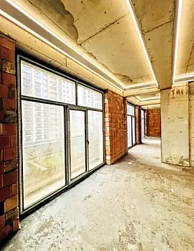 Satılır 4 otaqlı mənzil 196 m²