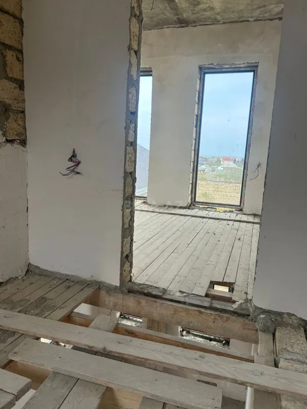Satılır 4 otaqlı həyət evi 100 m²