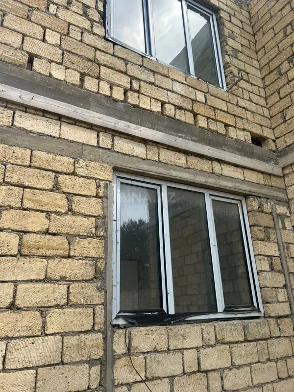 Satılır 4 otaqlı həyət evi 100 m²