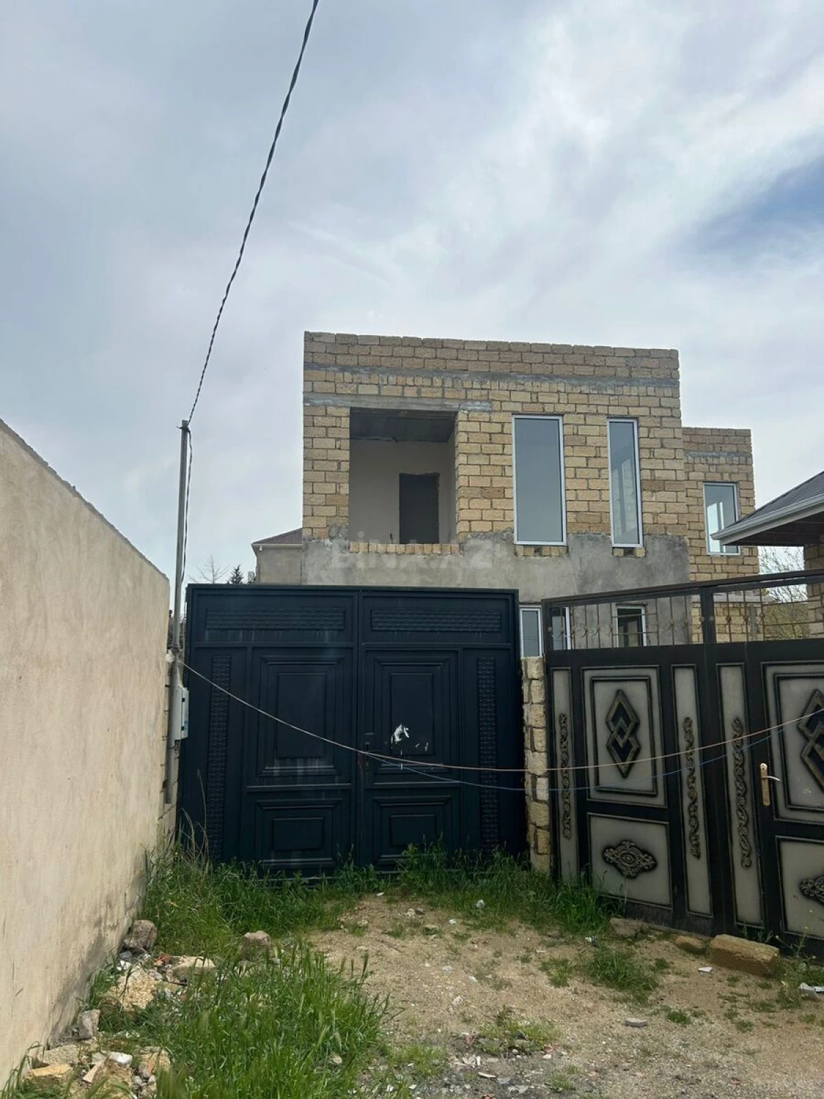 Satılır 4 otaqlı həyət evi 100 m²