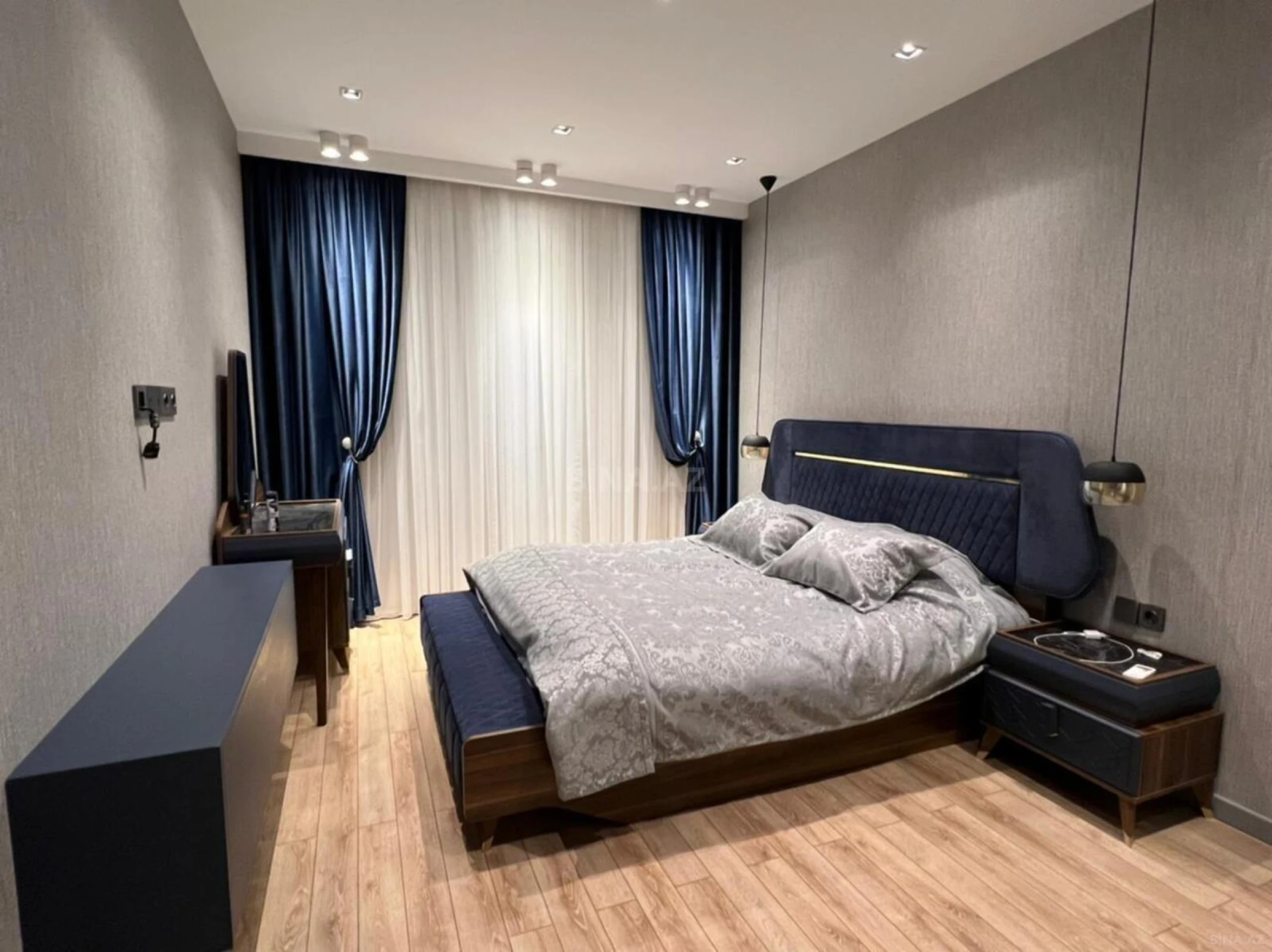 Kirayə verilir 2 otaqlı mənzil 106 m²