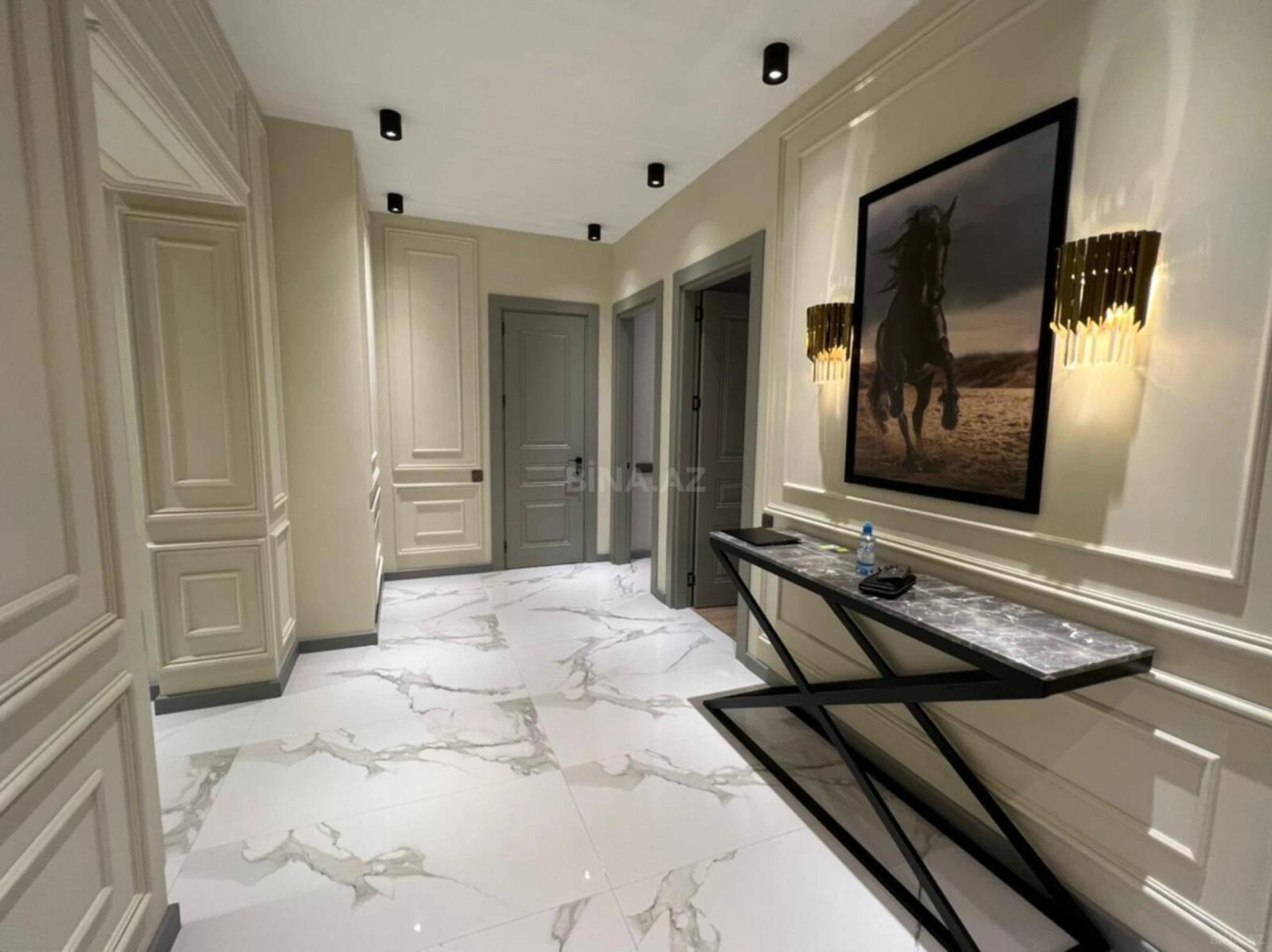 Kirayə verilir 2 otaqlı mənzil 106 m²