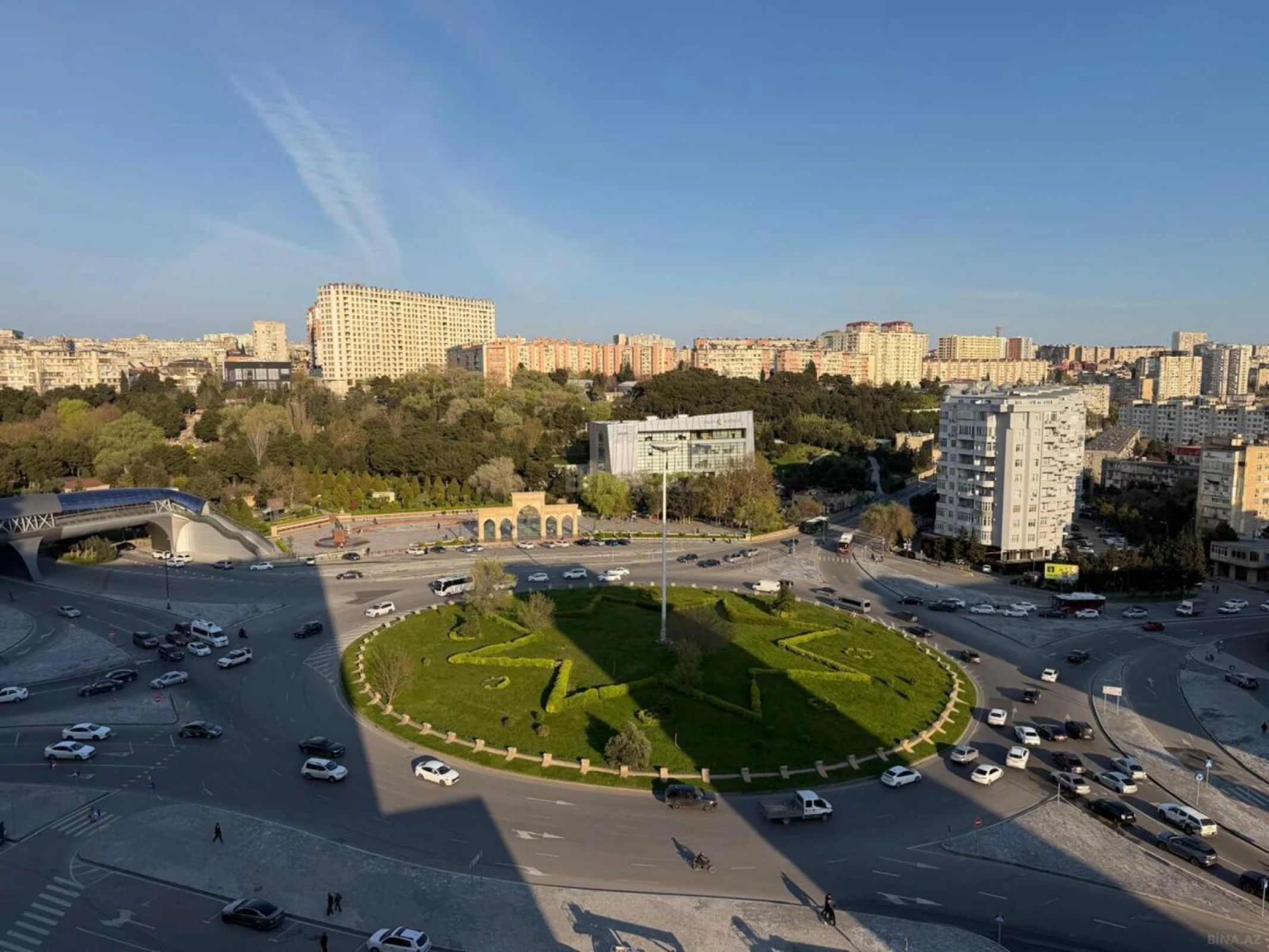 Kirayə verilir 2 otaqlı mənzil 98 m²