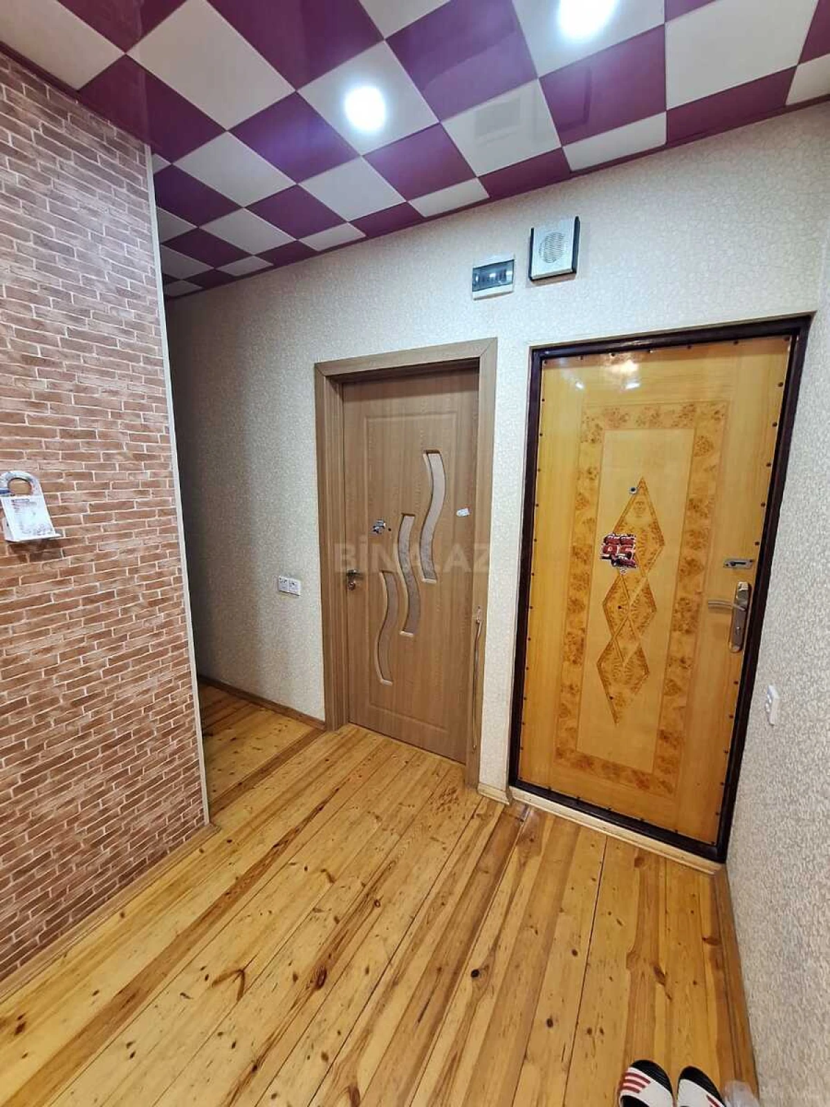 Satılır 2 otaqlı mənzil 70 m²