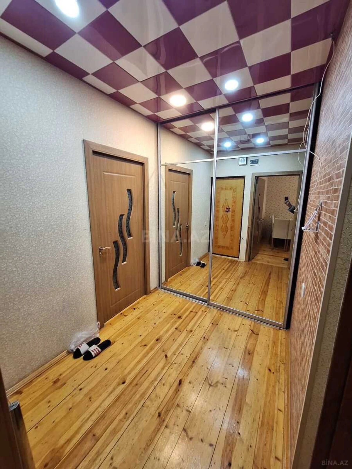 Satılır 2 otaqlı mənzil 70 m²