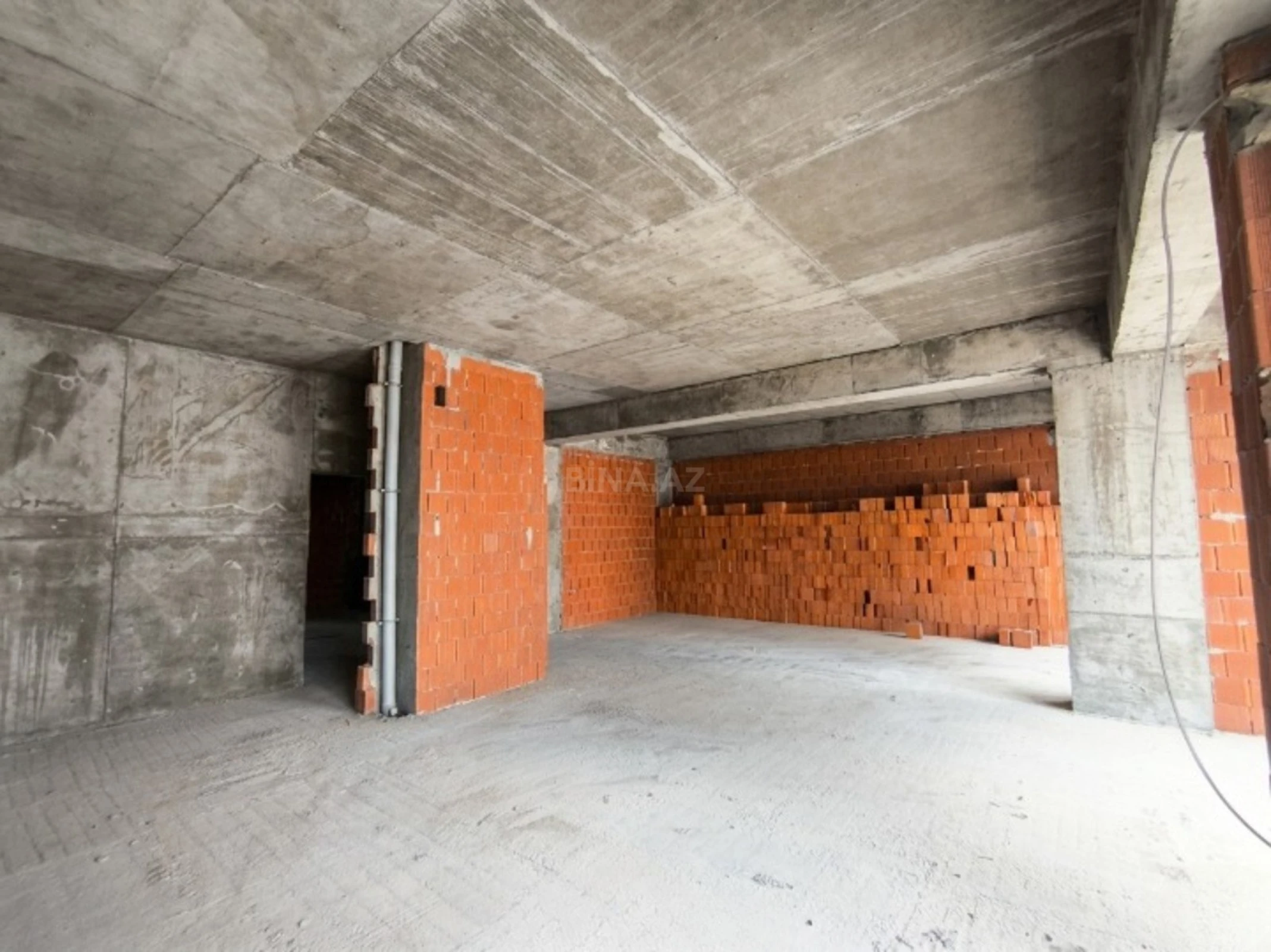 Satılır 3 otaqlı mənzil 117 m²