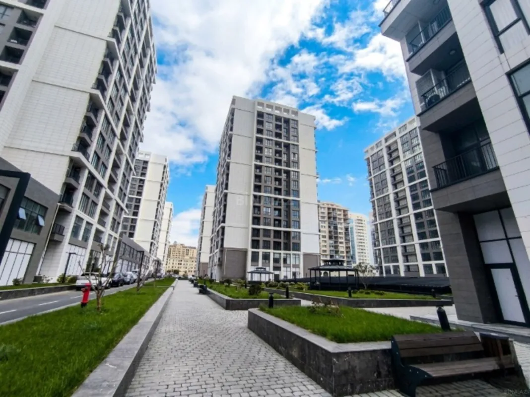 Satılır 3 otaqlı mənzil 117 m²