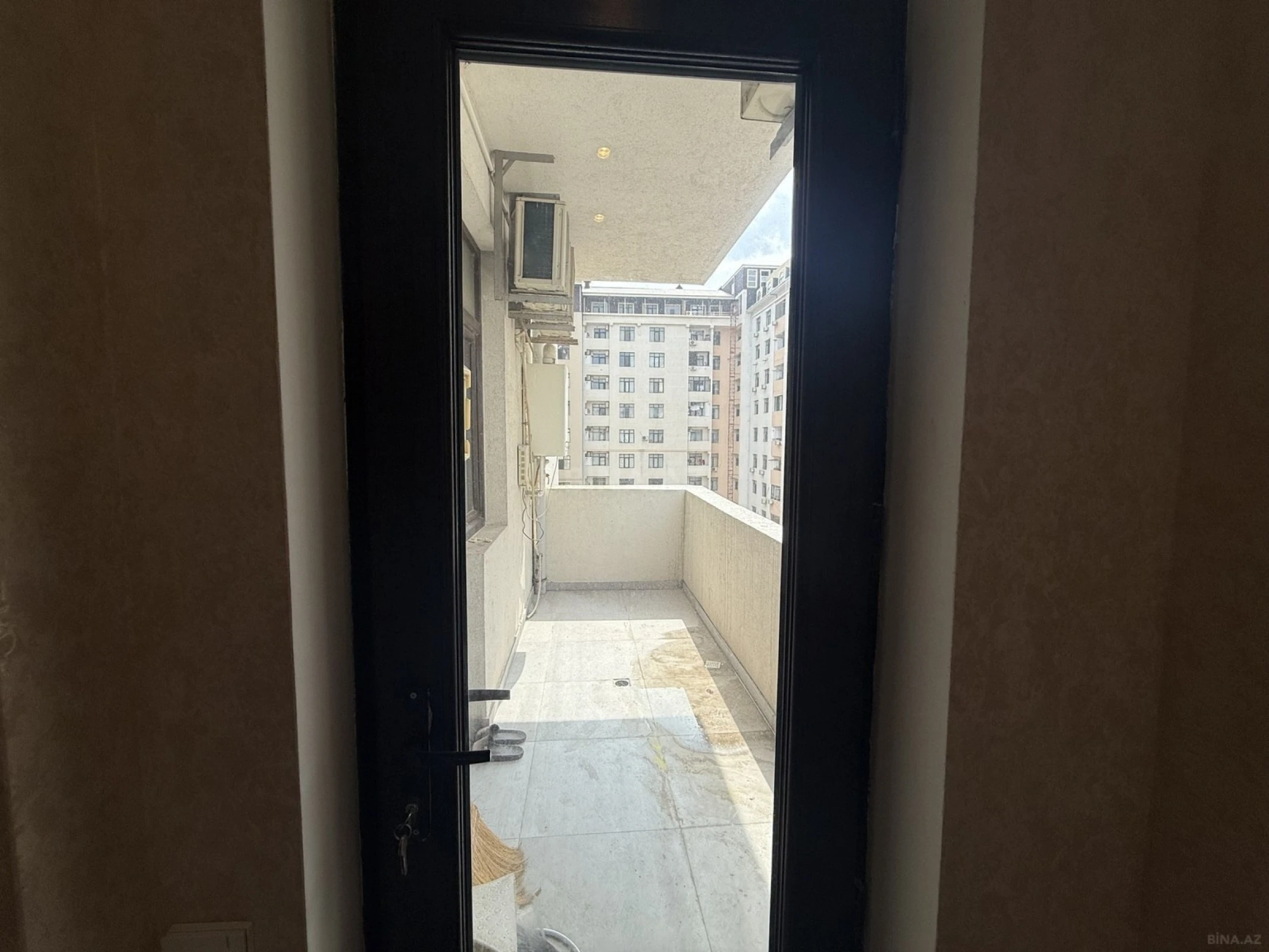 Kirayə verilir 2 otaqlı mənzil 86 m²