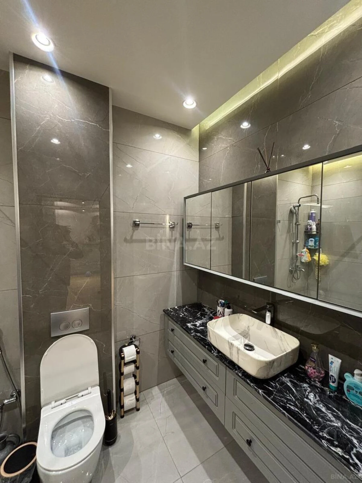 Kirayə verilir 3 otaqlı mənzil 105 m²