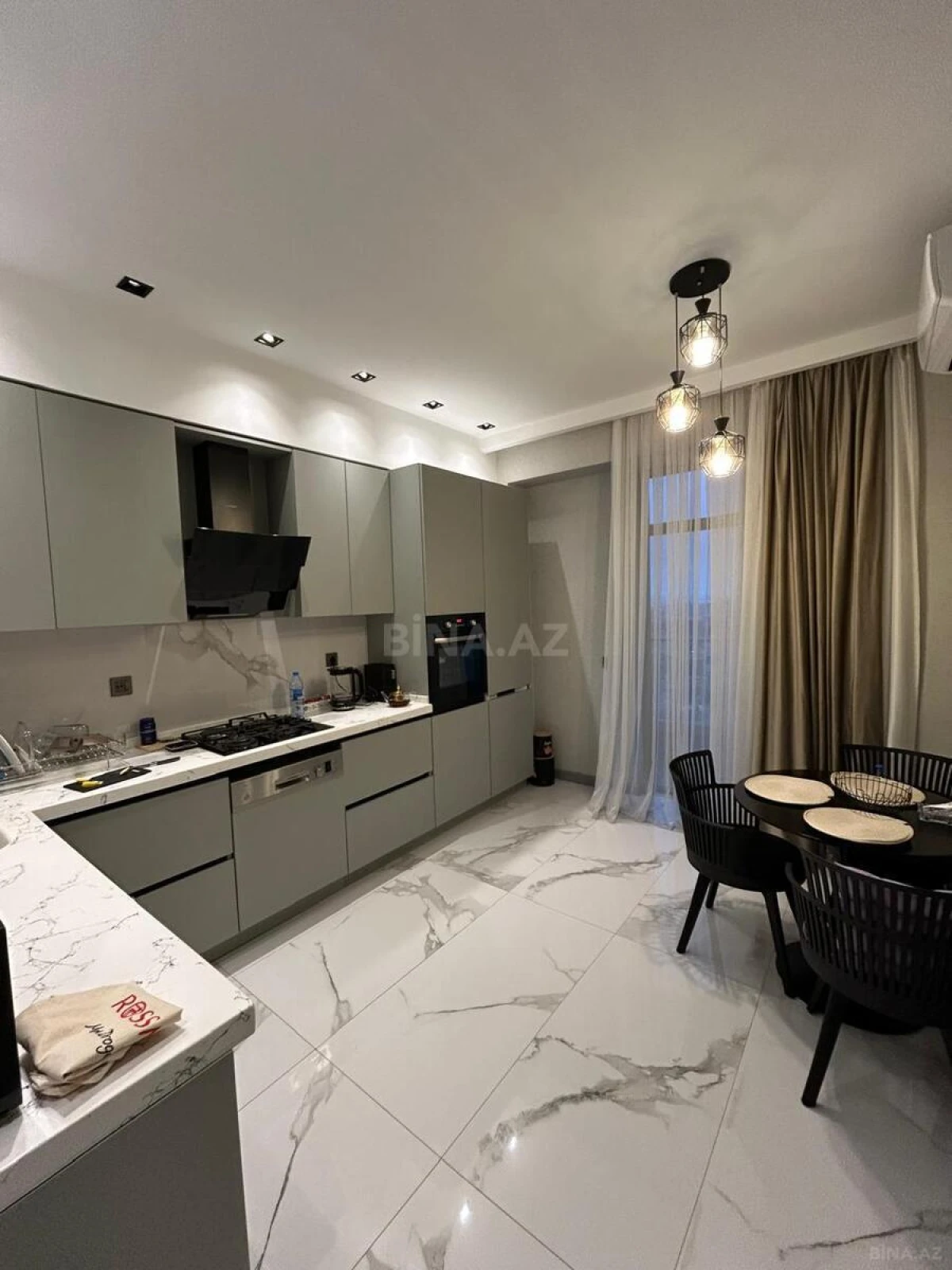 Kirayə verilir 3 otaqlı mənzil 105 m²