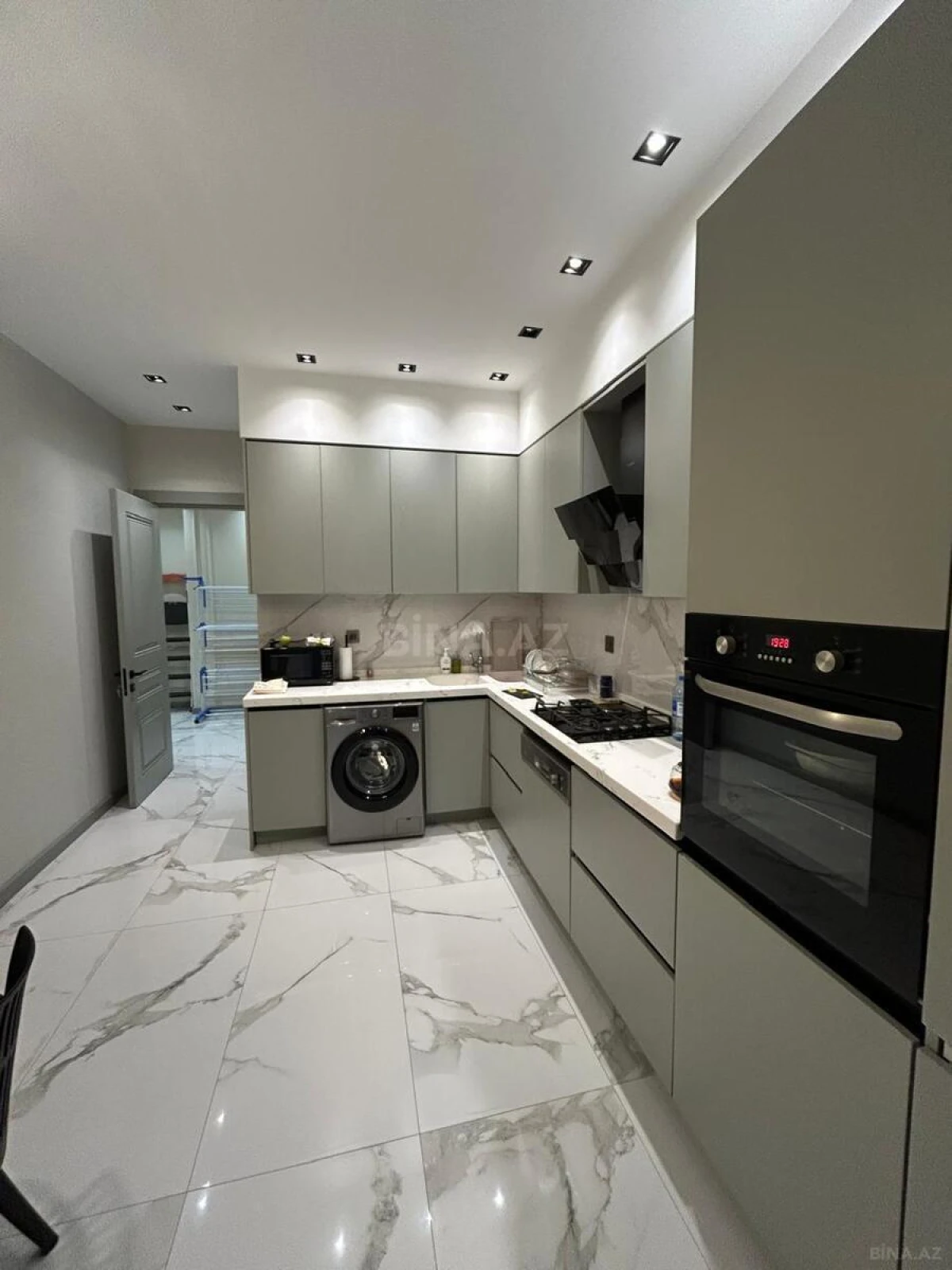 Kirayə verilir 3 otaqlı mənzil 105 m²