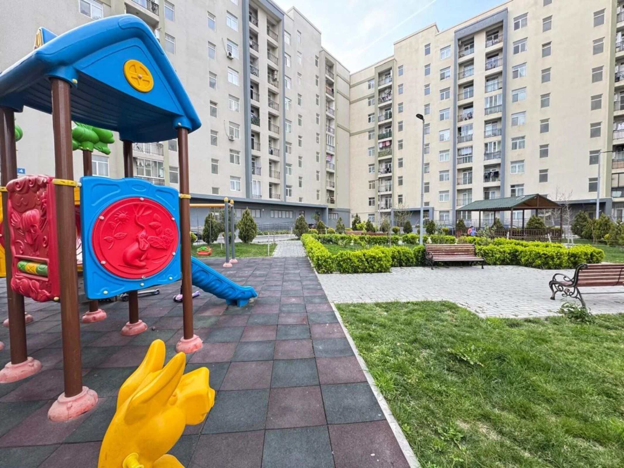 Kirayə verilir 3 otaqlı mənzil 90 m²