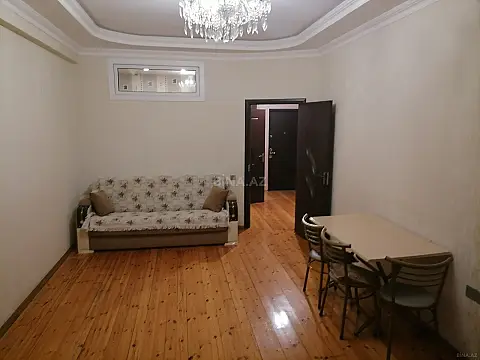 Kirayə verilir 2 otaqlı mənzil 60 m²