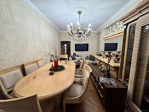 Satılır 2 otaqlı mənzil 80 m²