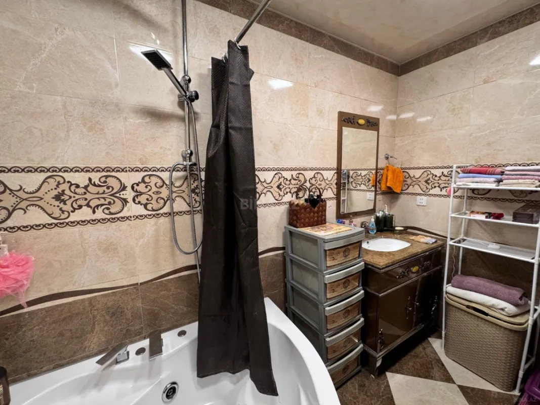 Satılır 2 otaqlı mənzil 80 m²