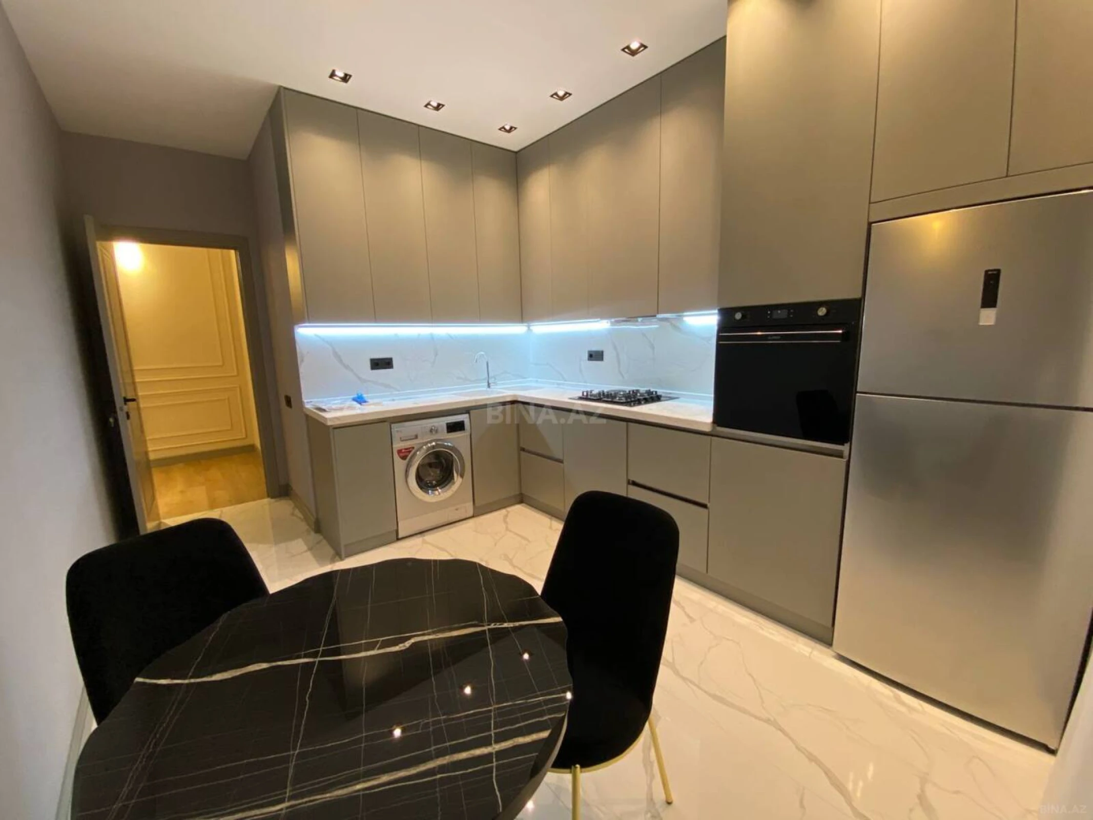 Kirayə verilir 3 otaqlı mənzil 118 m²