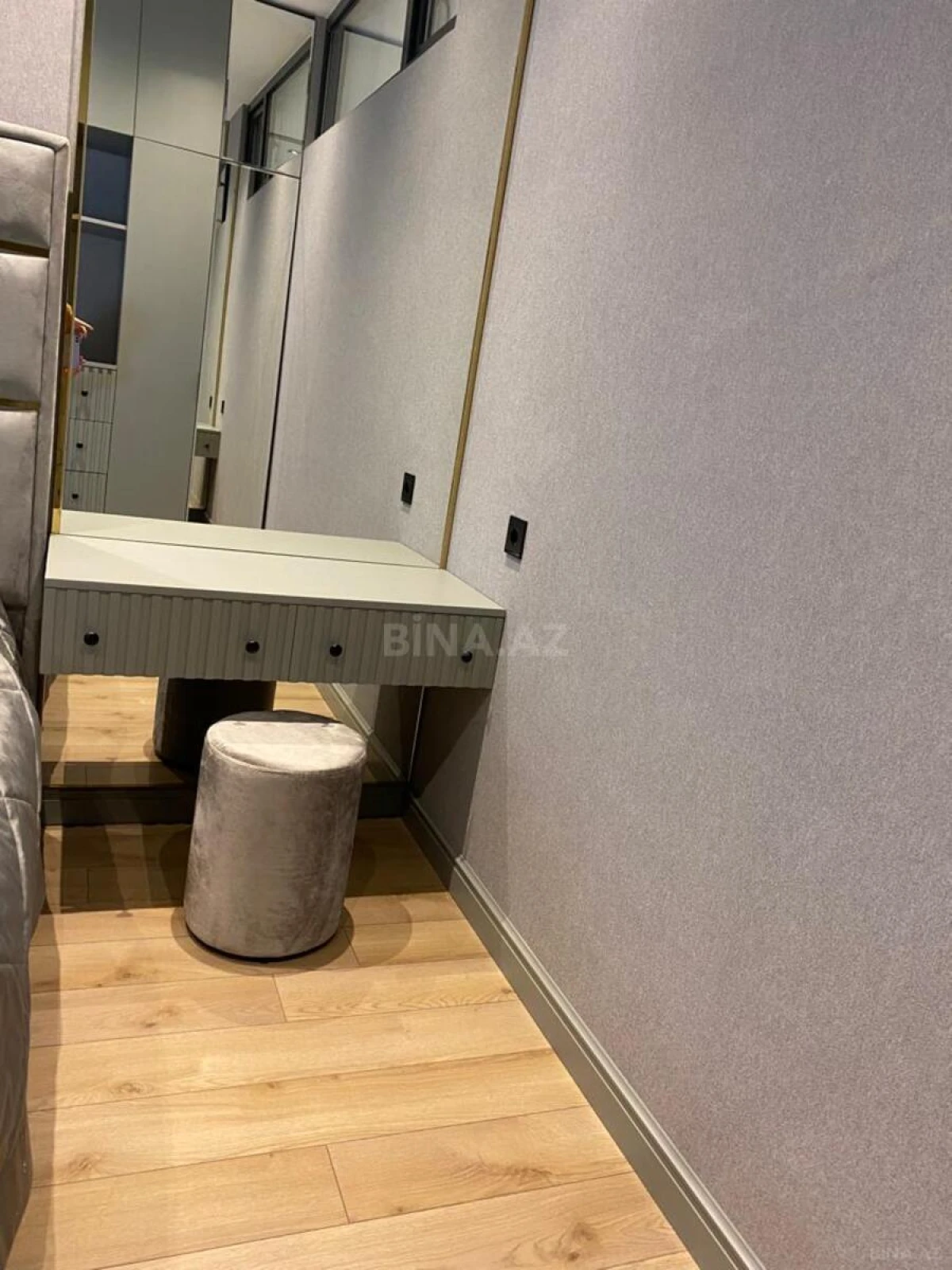Kirayə verilir 3 otaqlı mənzil 118 m²