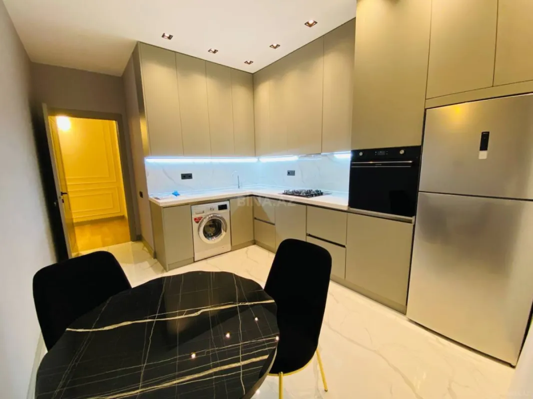 Kirayə verilir 3 otaqlı mənzil 118 m²