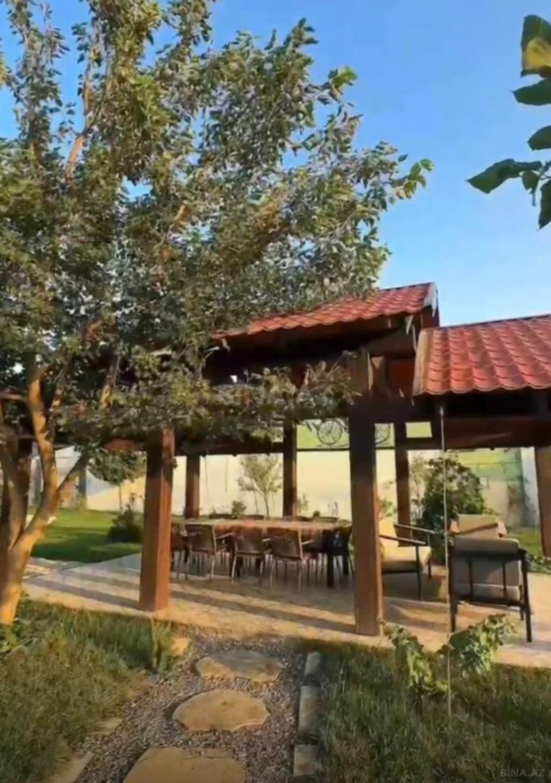 Satılır 6 otaqlı həyət evi 500 m²