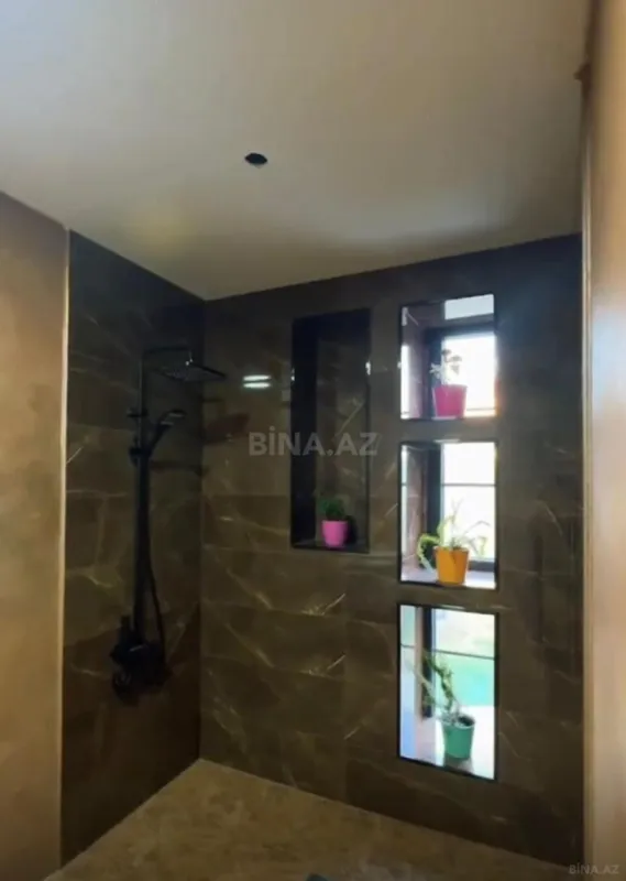 Satılır 6 otaqlı həyət evi 500 m²