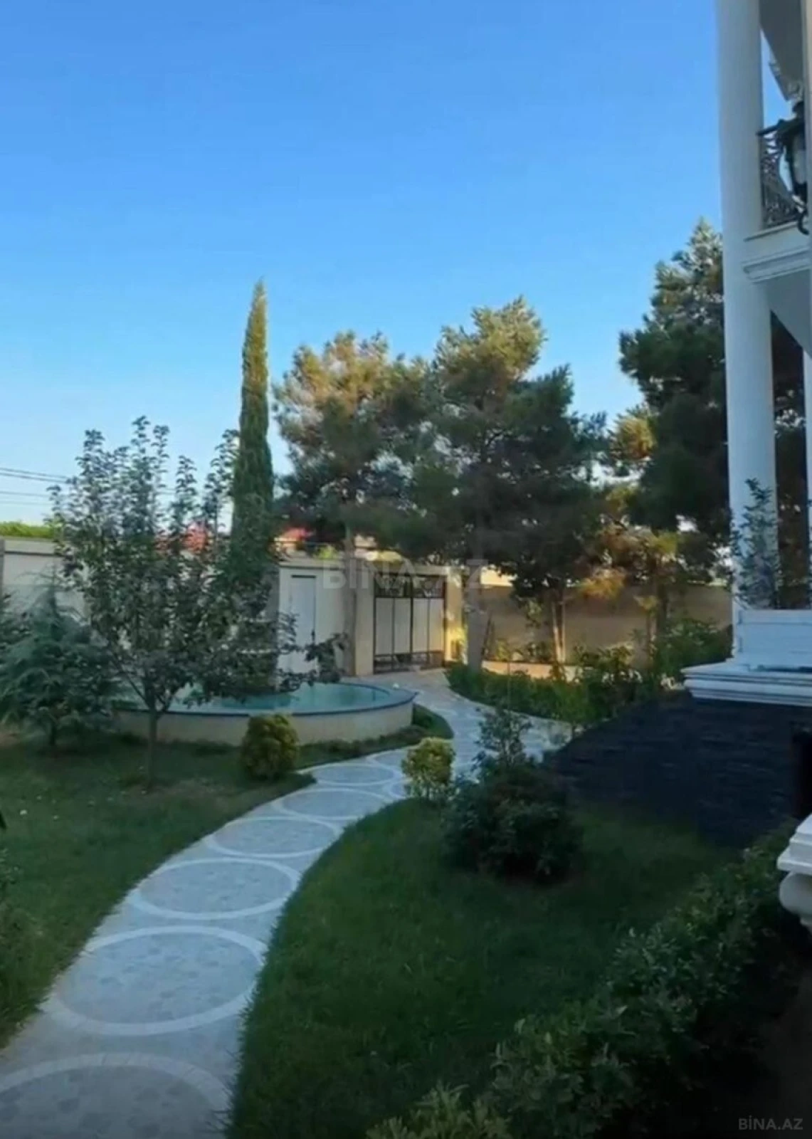 Satılır 6 otaqlı həyət evi 500 m²