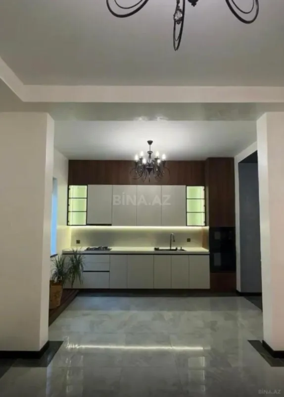 Satılır 6 otaqlı həyət evi 500 m²