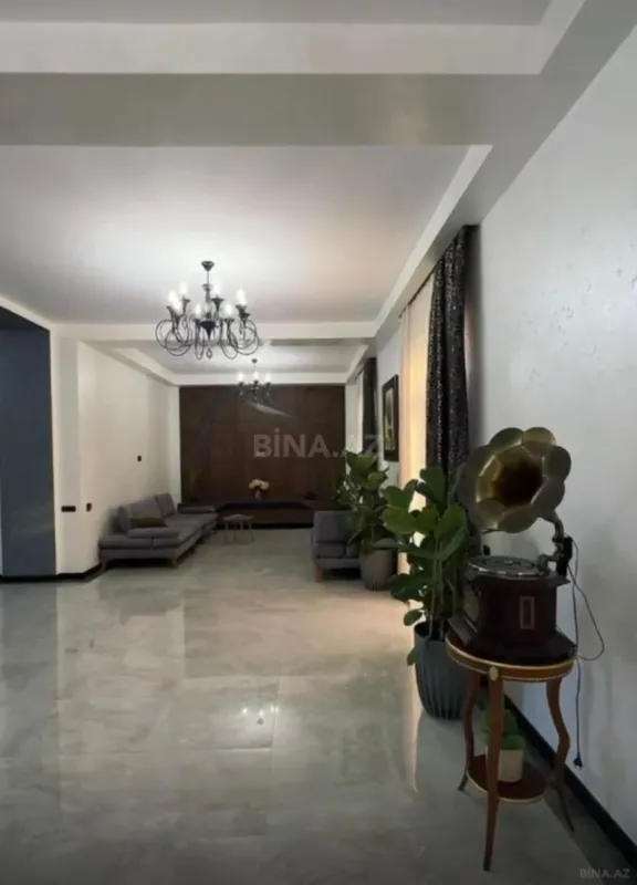Satılır 6 otaqlı həyət evi 500 m²