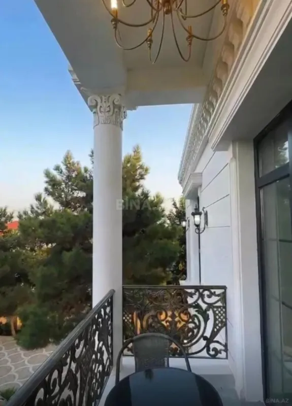 Satılır 6 otaqlı həyət evi 500 m²