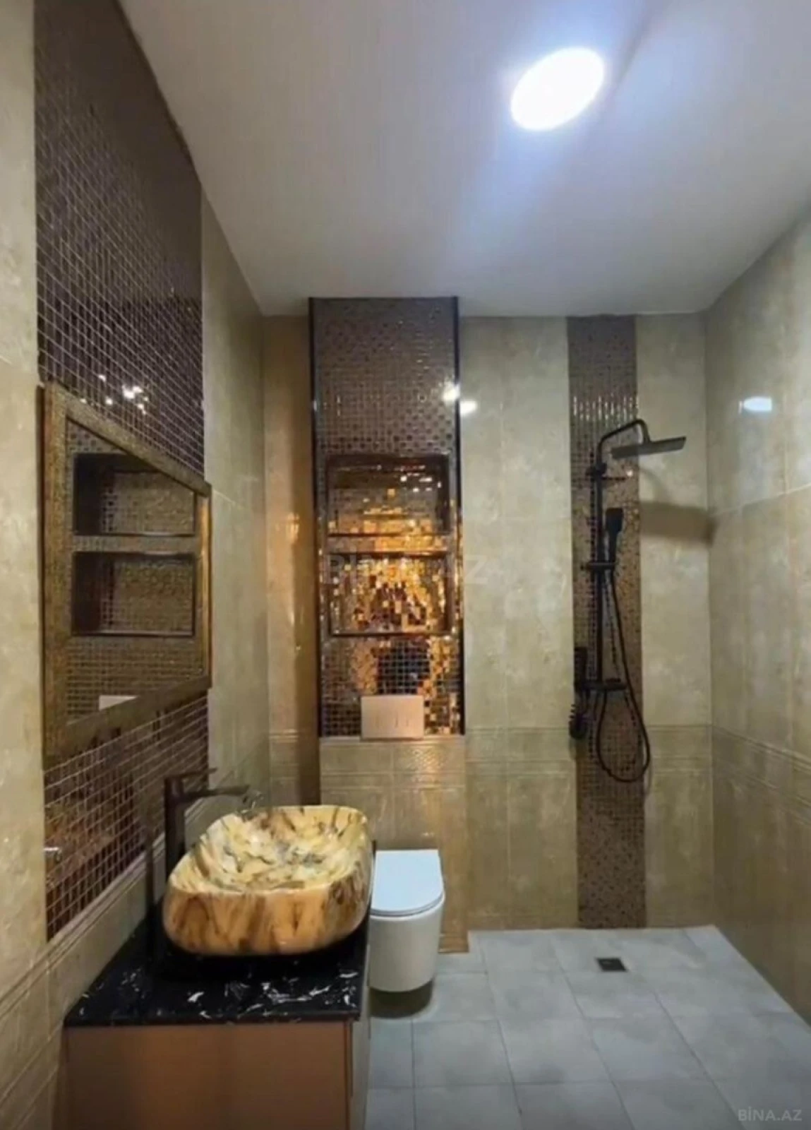 Satılır 6 otaqlı həyət evi 500 m²