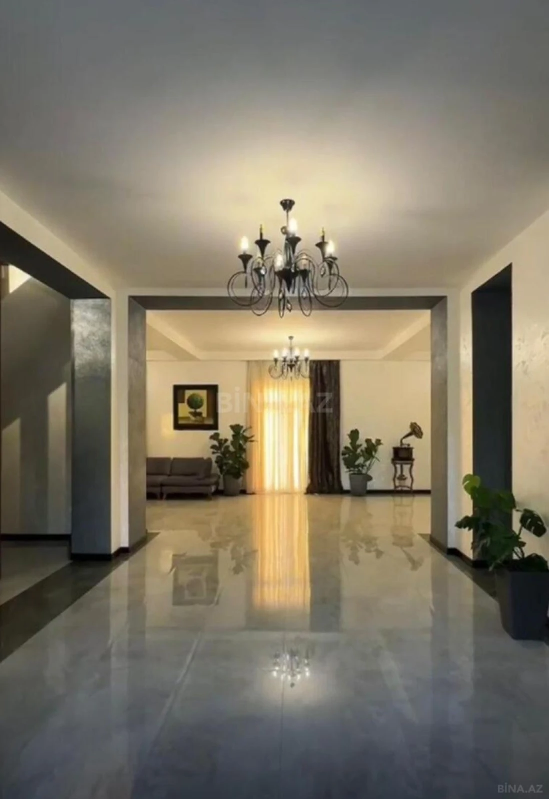 Satılır 6 otaqlı həyət evi 500 m²