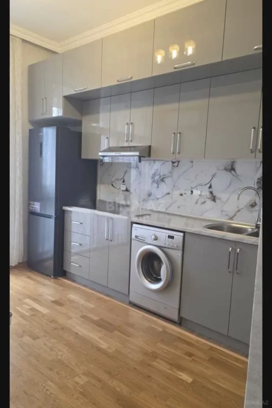 Kirayə verilir 2 otaqlı mənzil 77 m²
