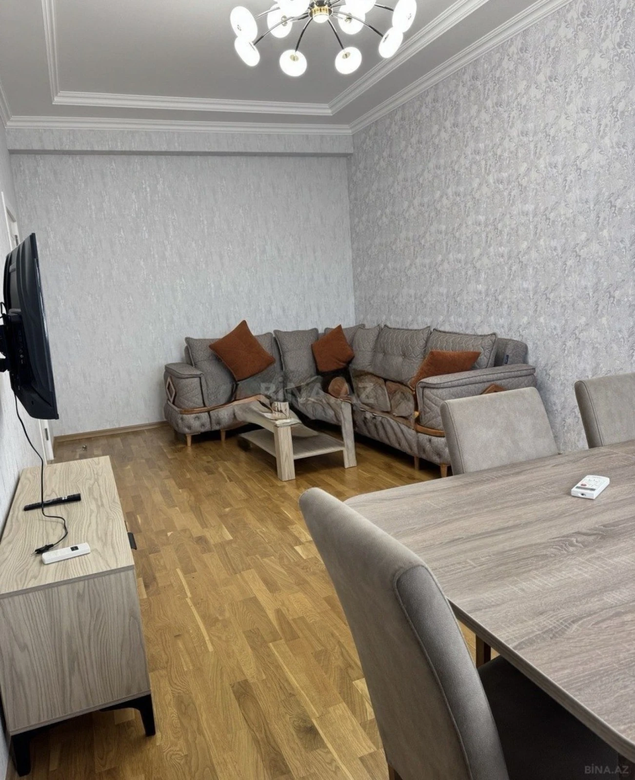 Kirayə verilir 2 otaqlı mənzil 77 m²