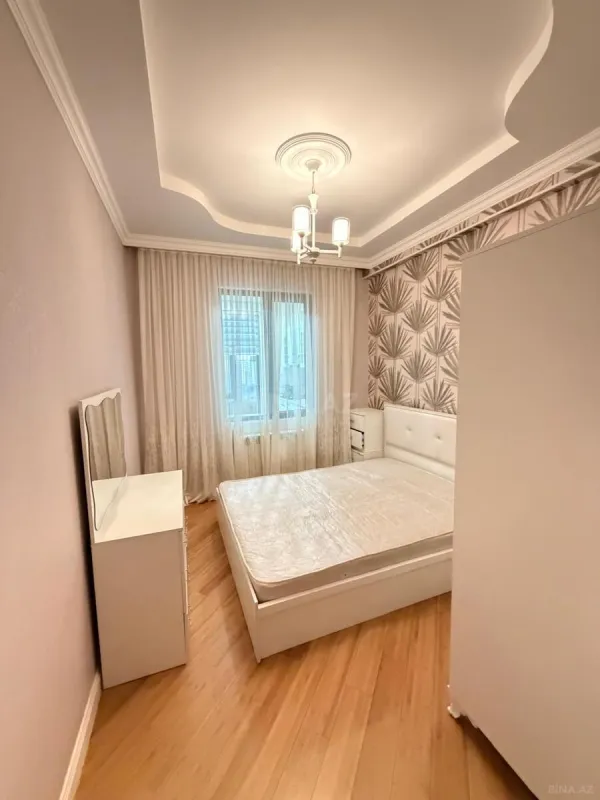 Kirayə verilir 2 otaqlı mənzil 77 m²