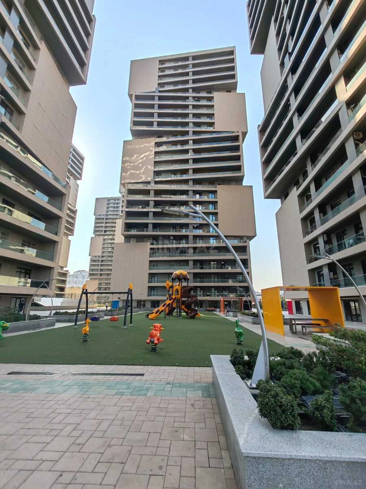 Kirayə verilir 3 otaqlı mənzil 110 m²