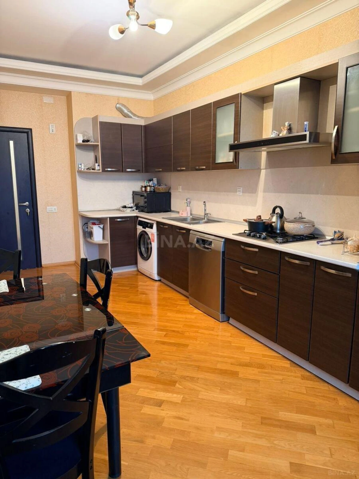 Satılır 2 otaqlı mənzil 110 m²