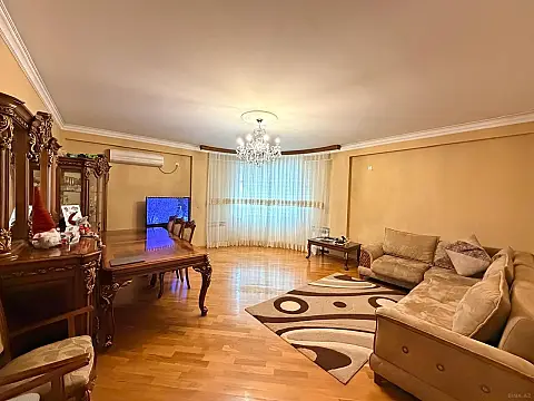 Satılır 2 otaqlı mənzil 110 m²
