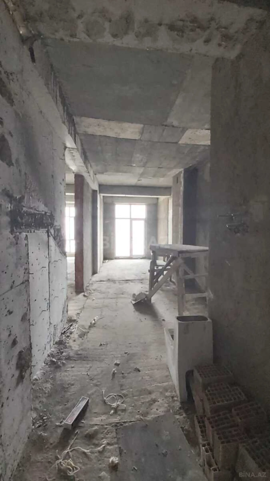 Satılır 2 otaqlı mənzil 91 m²