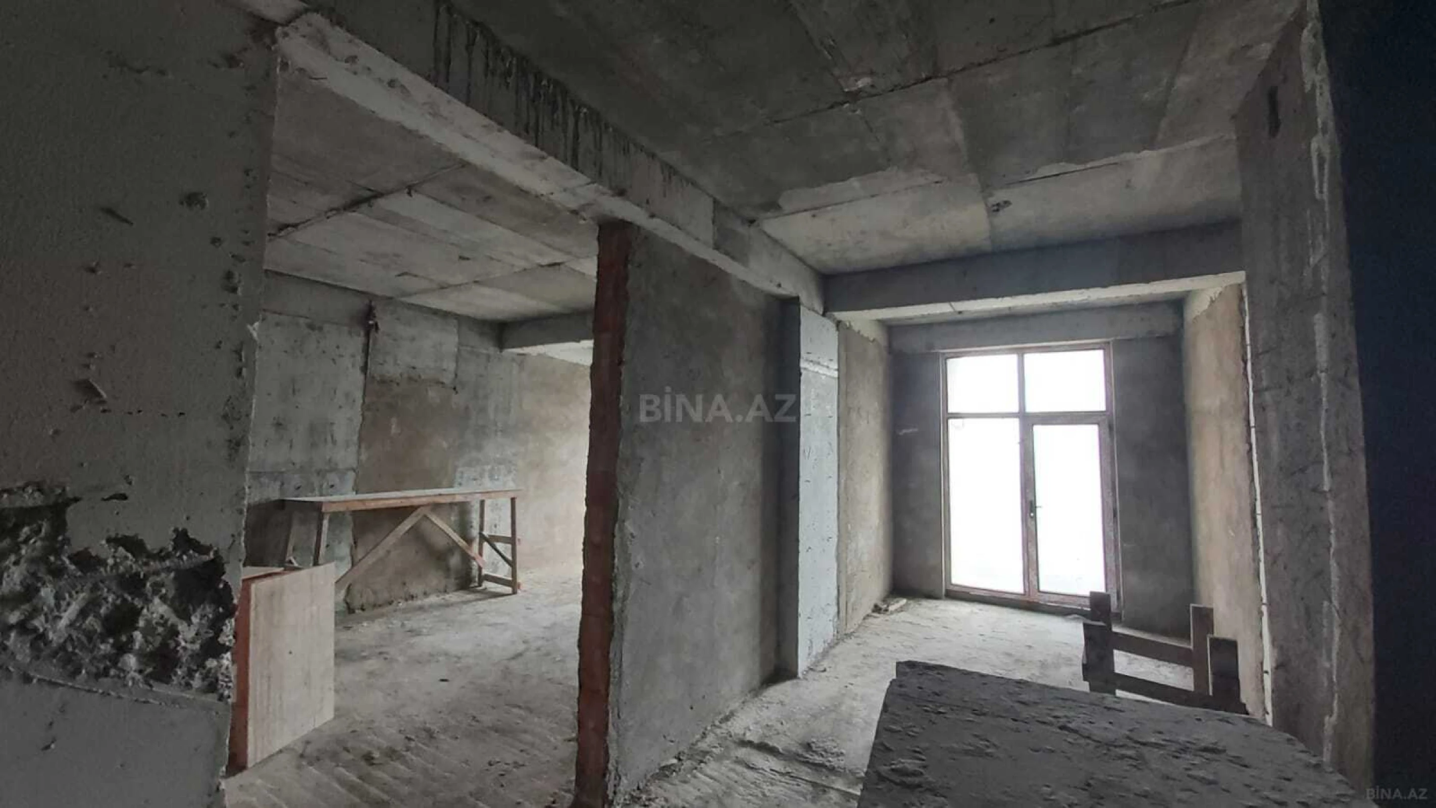 Satılır 2 otaqlı mənzil 91 m²