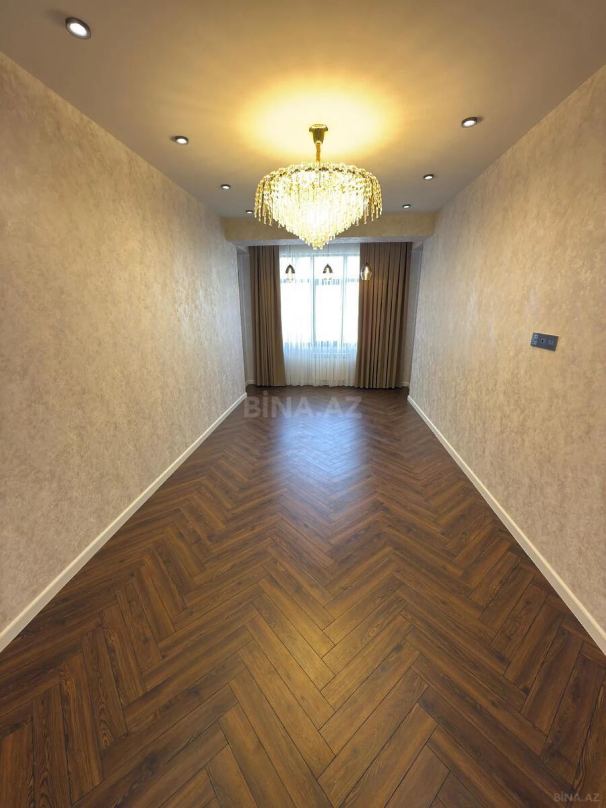 Satılır 3 otaqlı mənzil 138.4 m²