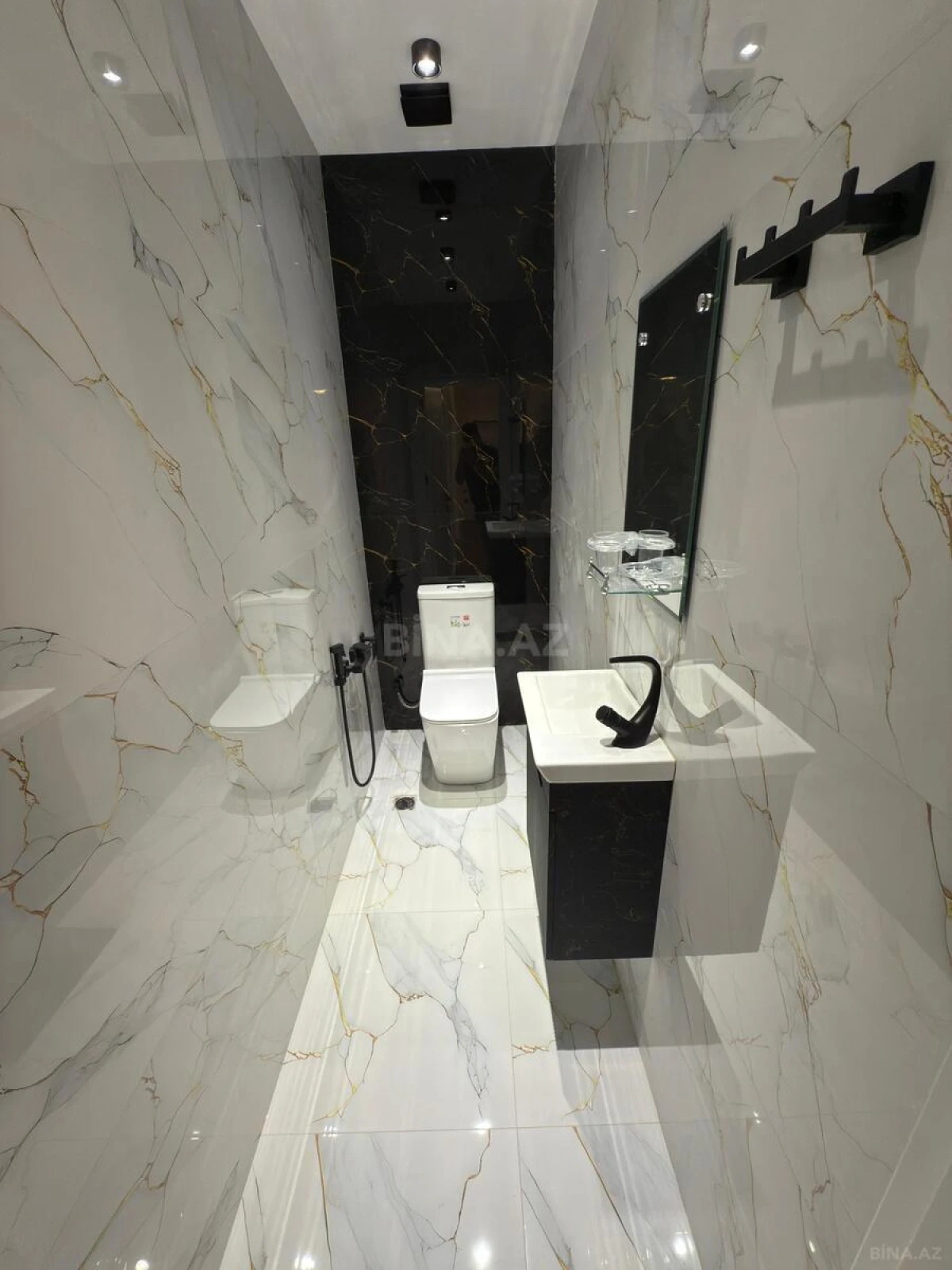 Satılır 3 otaqlı mənzil 138.4 m²