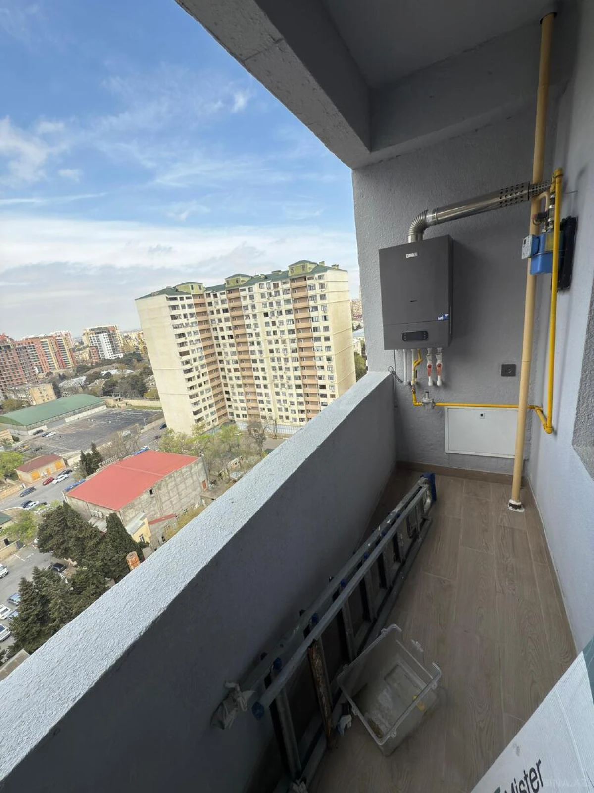 Satılır 3 otaqlı mənzil 138.4 m²