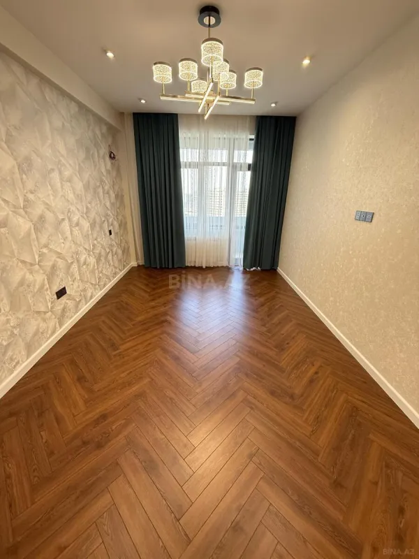 Satılır 3 otaqlı mənzil 138.4 m²