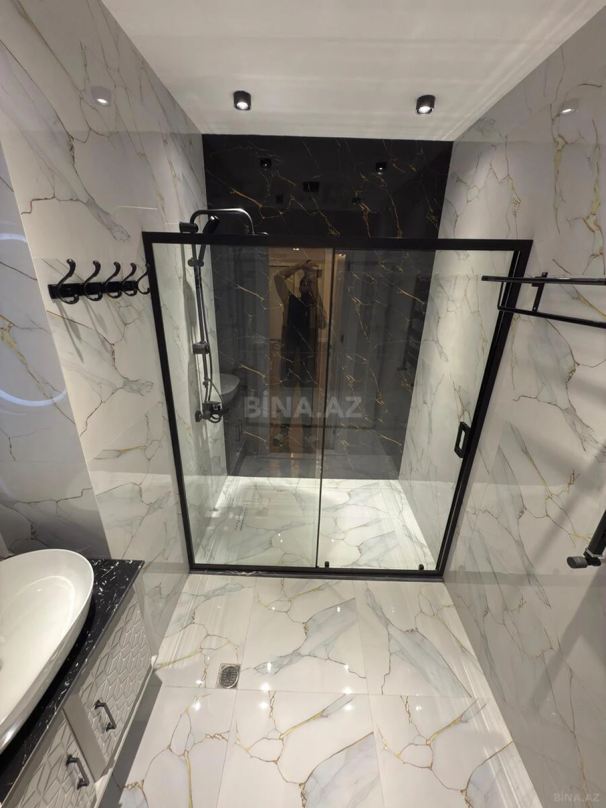 Satılır 3 otaqlı mənzil 138.4 m²