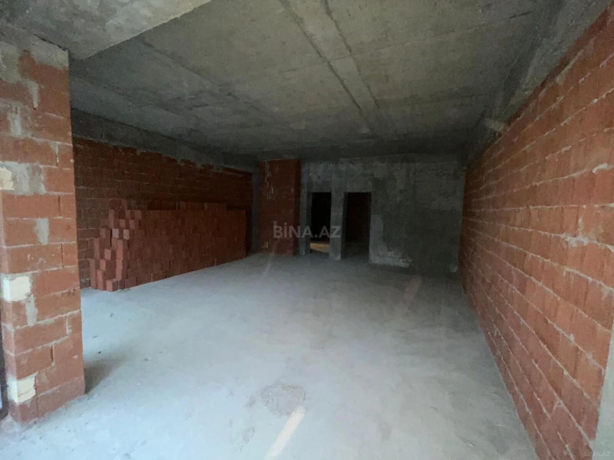 Satılır 2 otaqlı mənzil 79 m²