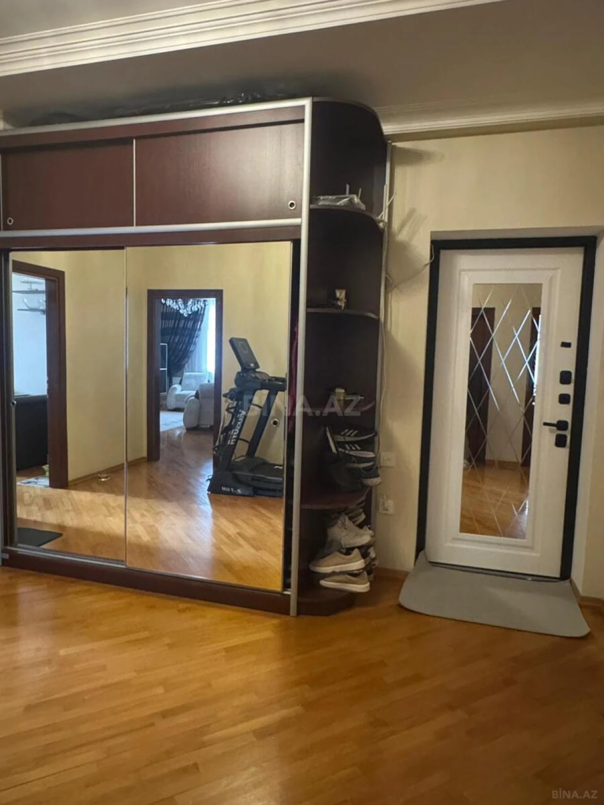 Satılır 3 otaqlı mənzil 120 m²