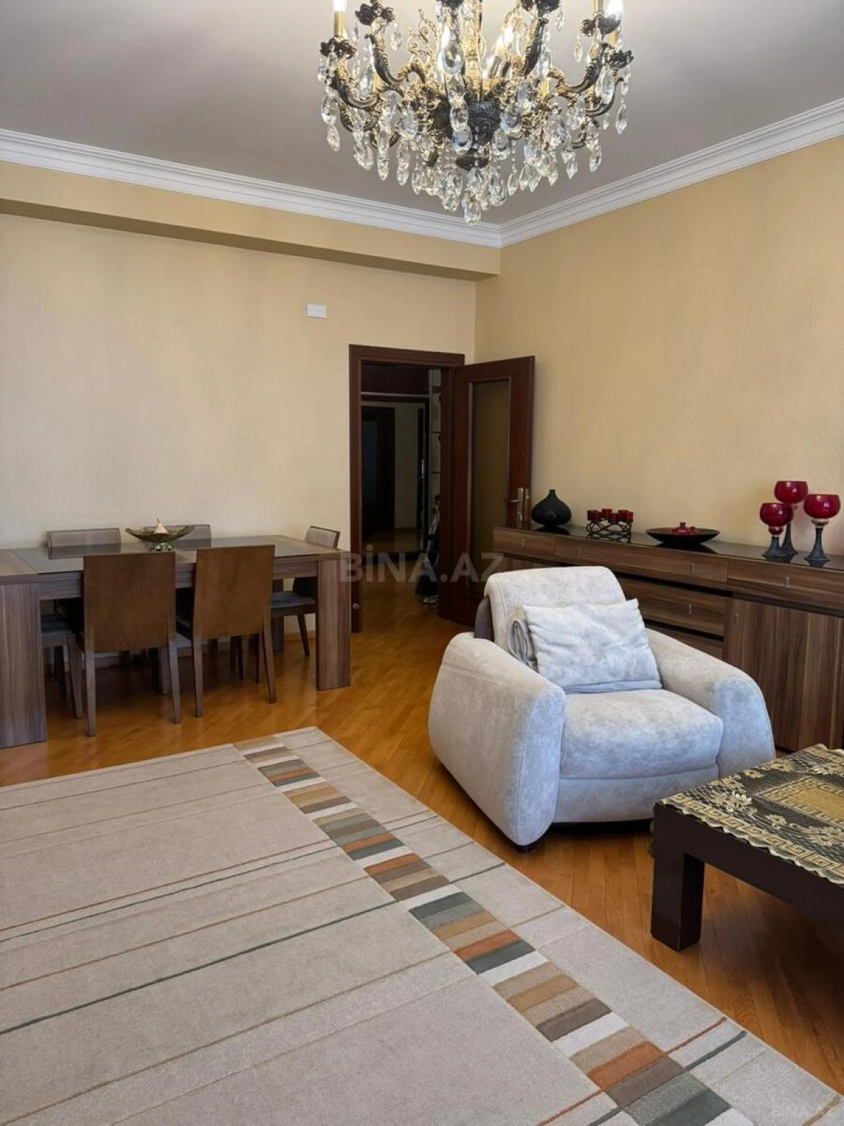 Satılır 3 otaqlı mənzil 120 m²