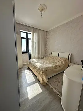 Satılır 4 otaqlı həyət evi 180 m²