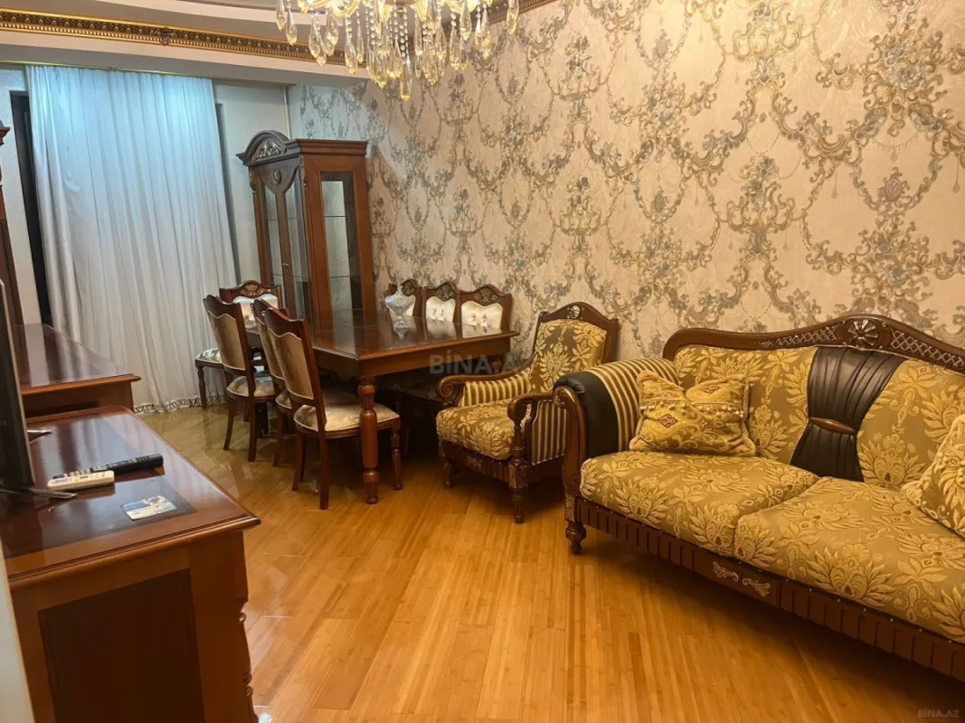 Kirayə verilir 2 otaqlı mənzil 75 m²