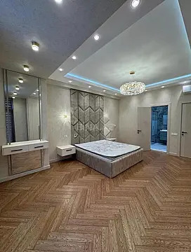 Satılır 4 otaqlı mənzil 185 m²