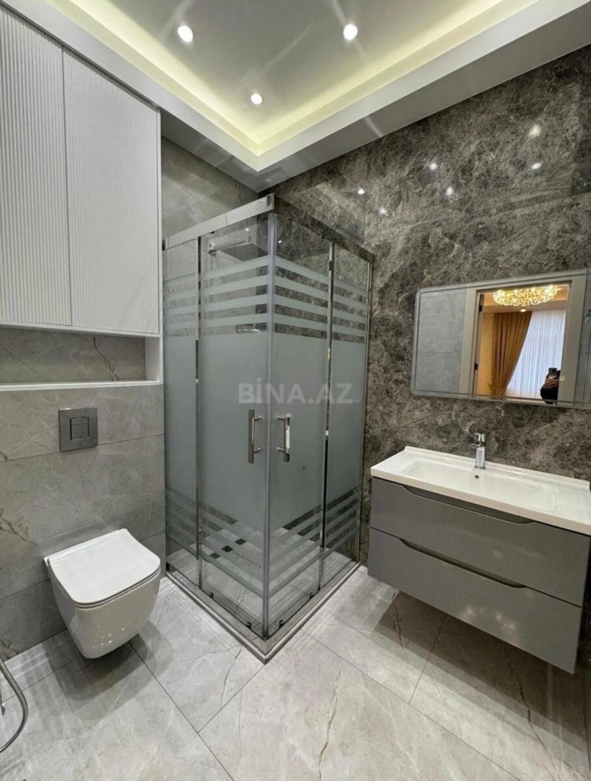 Satılır 4 otaqlı mənzil 185 m²